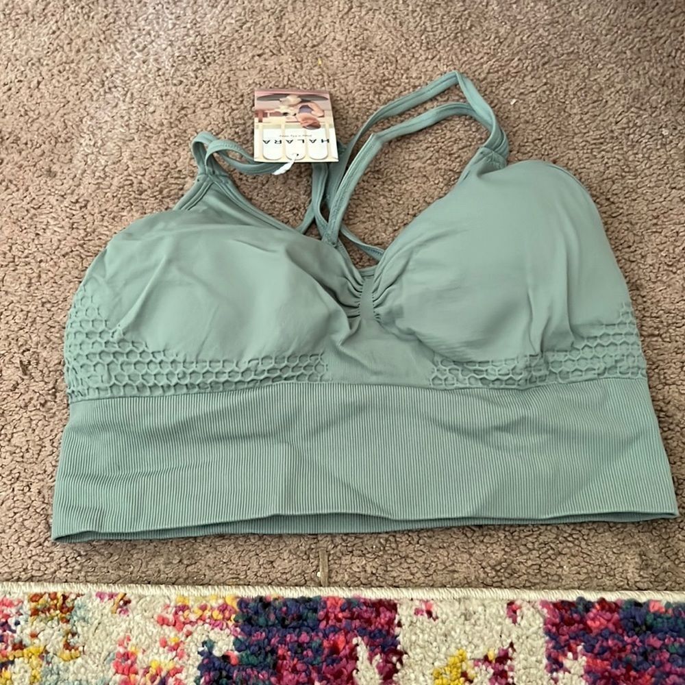 NWT halara sports bra S